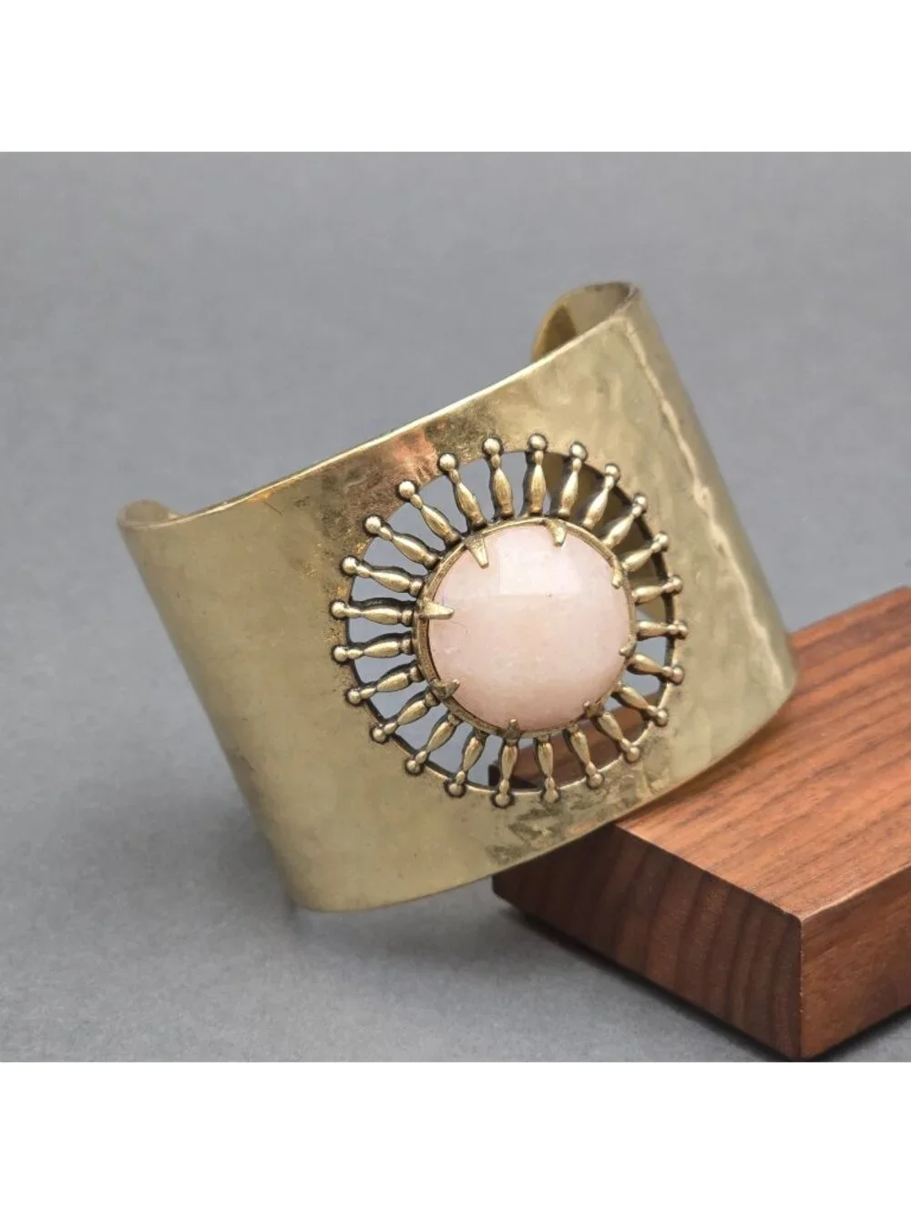 Lucky Brand Brass Sunburst Cuff Bracelet 7" Pink Quartz - Picture 1 of 16
